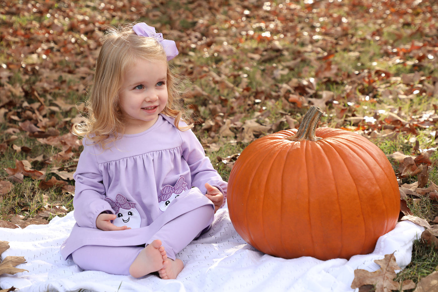 Tabby Tunic and Leggings: Bow Boo